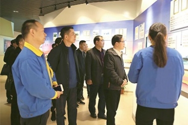 贵州省黔东南州委常委、榕江县县委书记贺代宏一行到公司参观学习考察